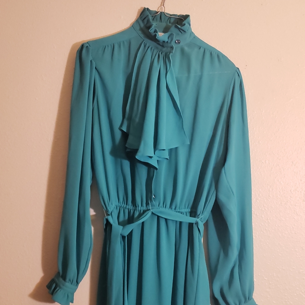 Dress - Picture 2 of 5